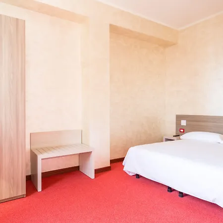 Hotel Italia 3*
